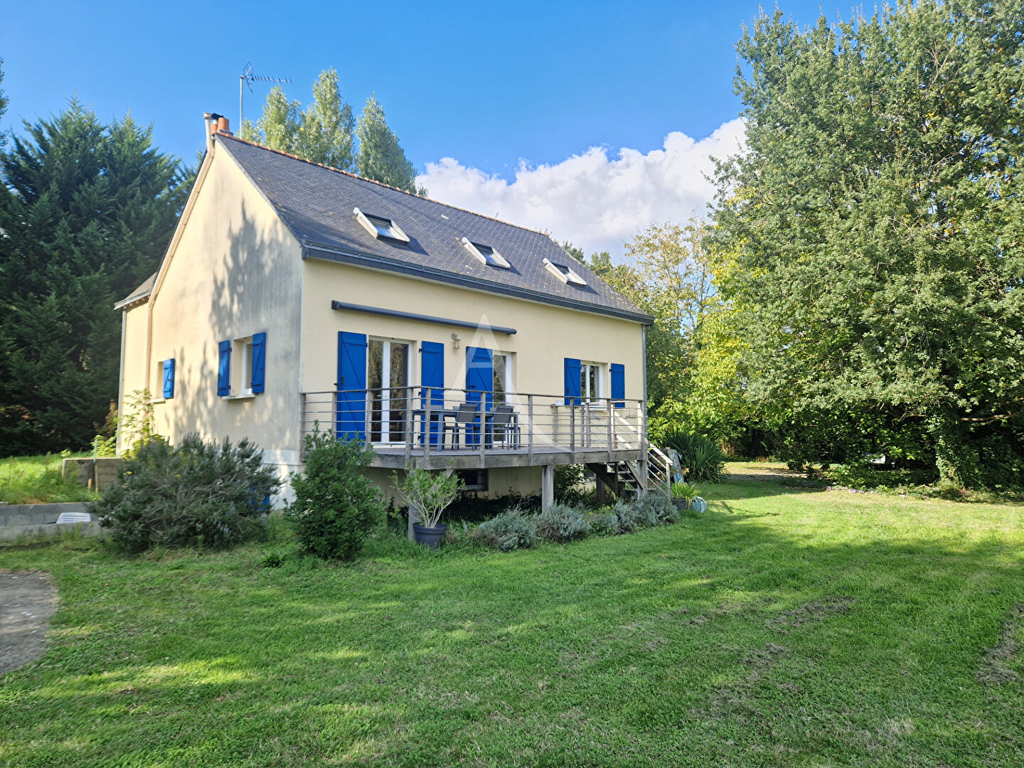 Grande Maison familiale au coeur de la nature - 140 m² -7 pièce(s) MAZE -MILON