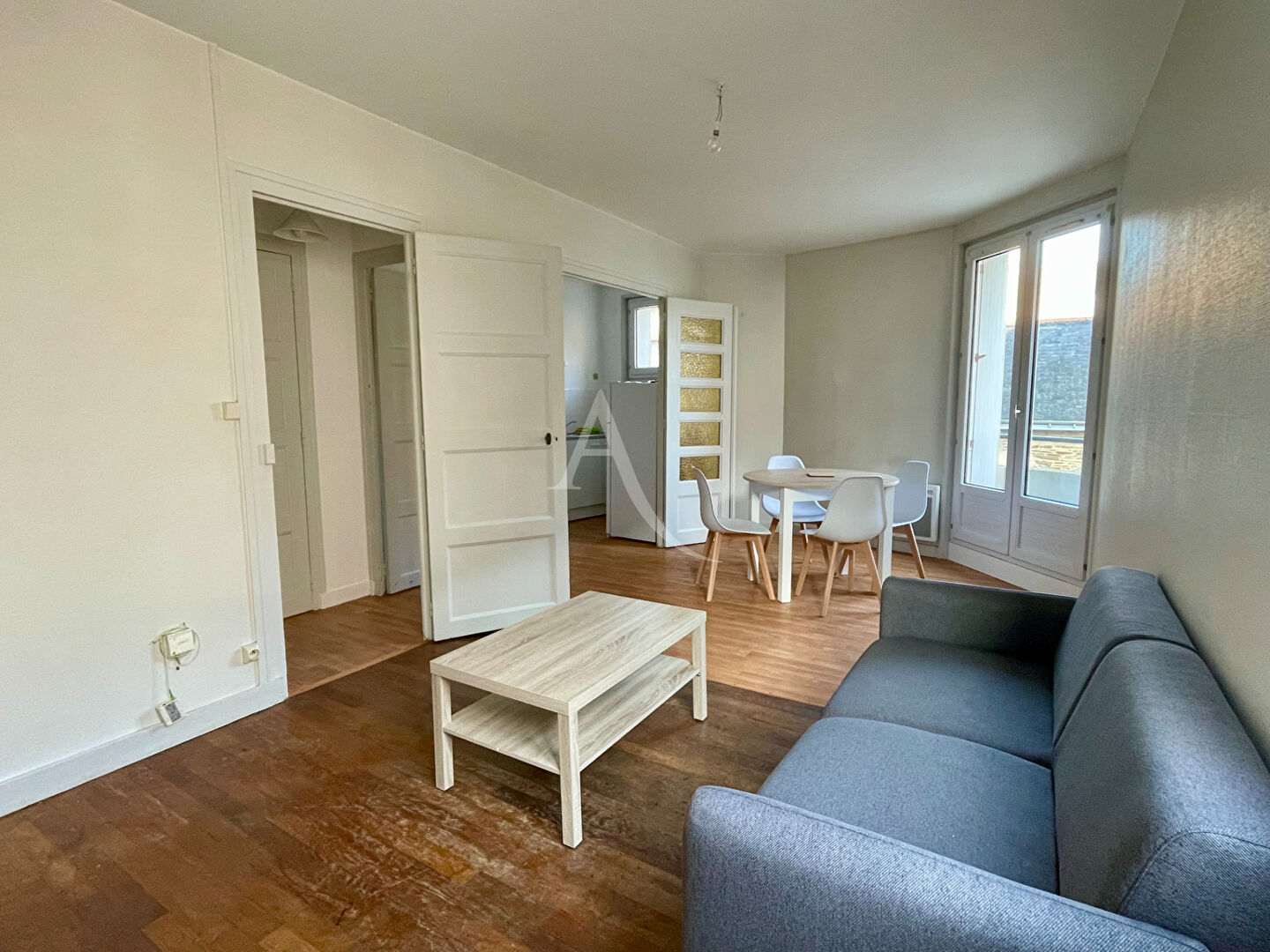 Photo RUE LIONNAISE - T3 MEUBLE - DISPONIBLE LE 03/11 image 2/6