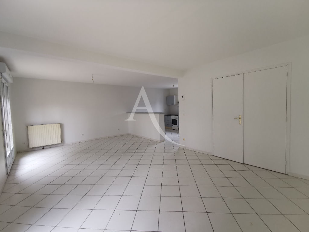 MAISON MONTREUIL-JUIGNE 4 pièce(s) 100 m2