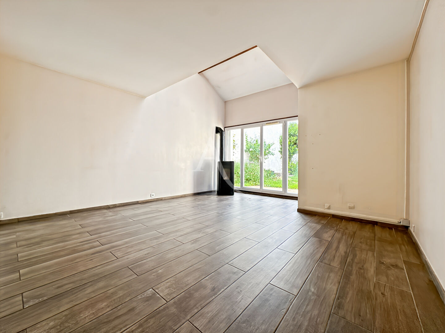 Agence immobilière de L'Adresse BOILLET IMMOBILIER - L'ADRESSE BOILLET- MGI-JOUY LE MOUTIER