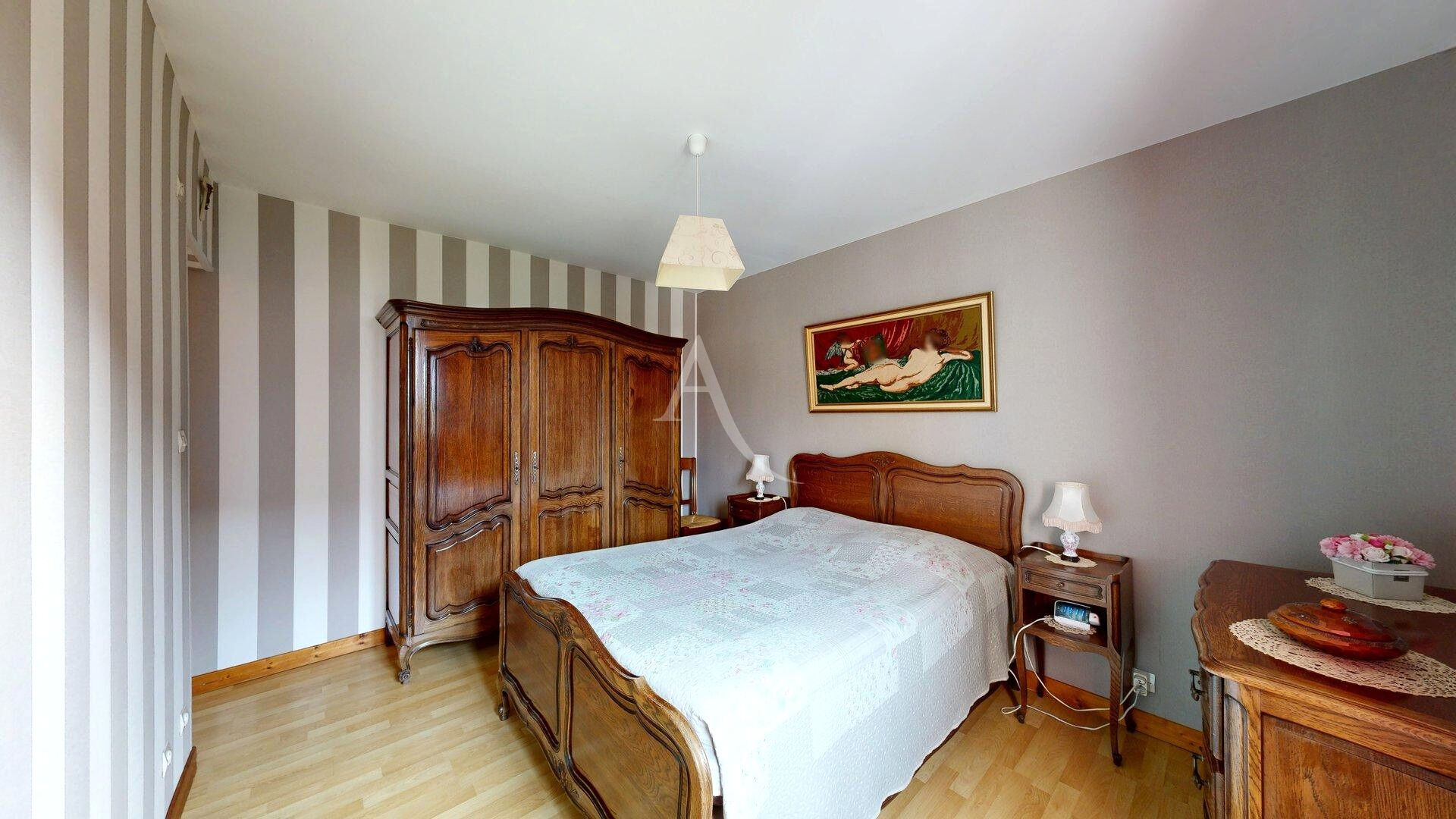 Photo ETREPAGNY 3 chambres Jardin Garage Centre Ville image 5/6