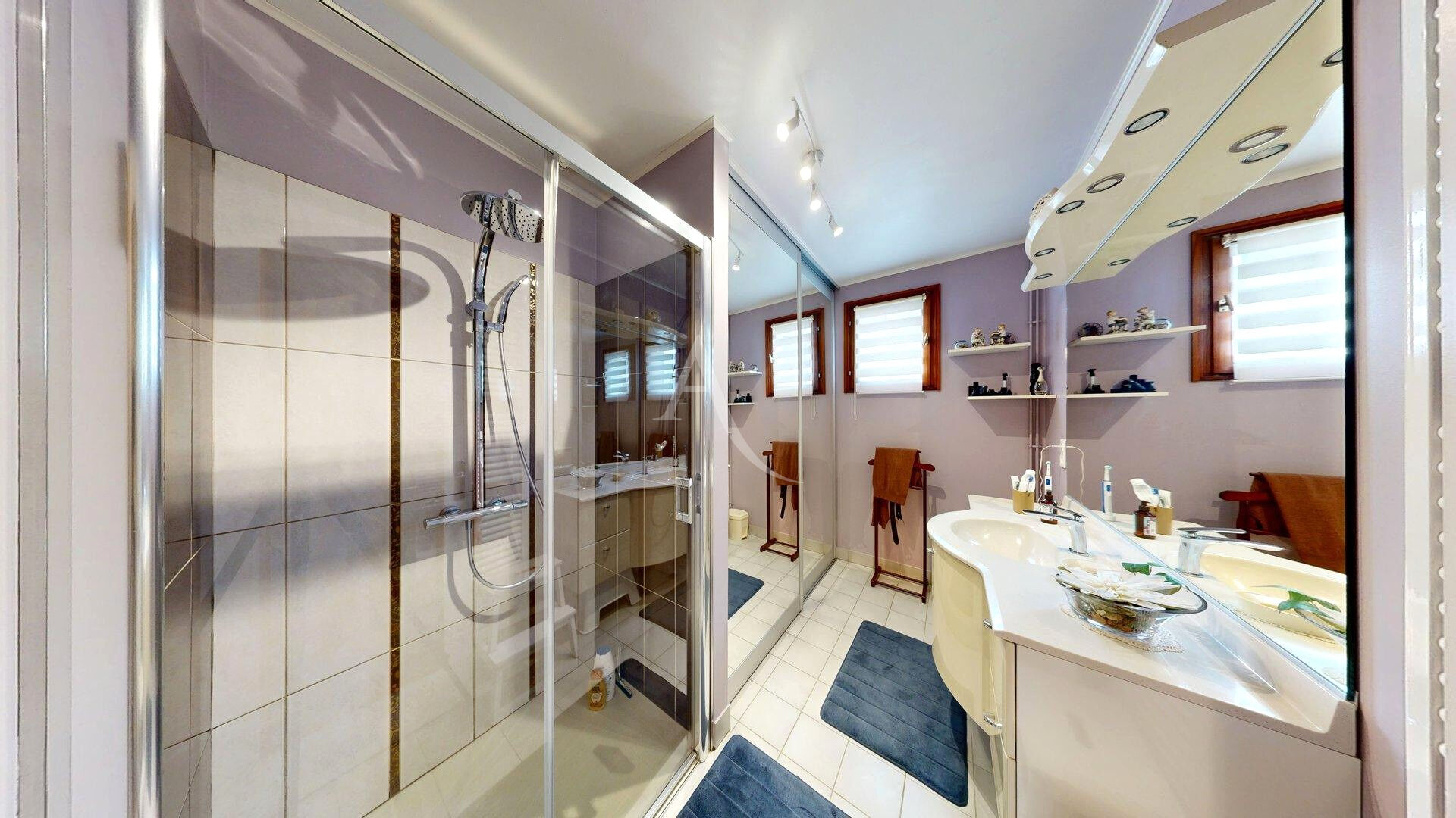 Photo ETREPAGNY 3 chambres Jardin Garage Centre Ville image 6/6