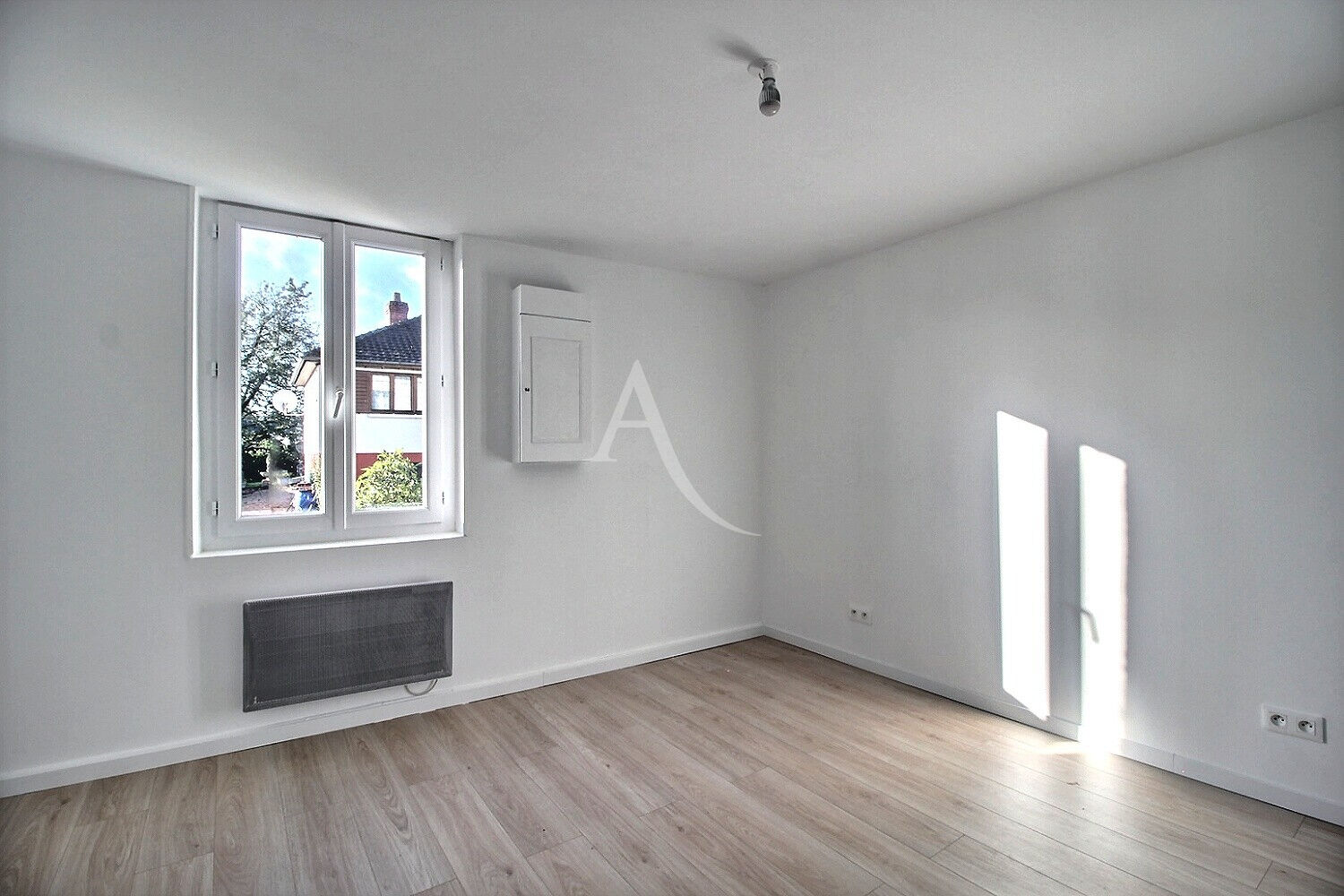 Agence immobilière de 
 L'Adresse BOILLET IMMOBILIER - L'ADRESSE-BDS TRANSACTIONS- LE MESNIL ESNARD 
