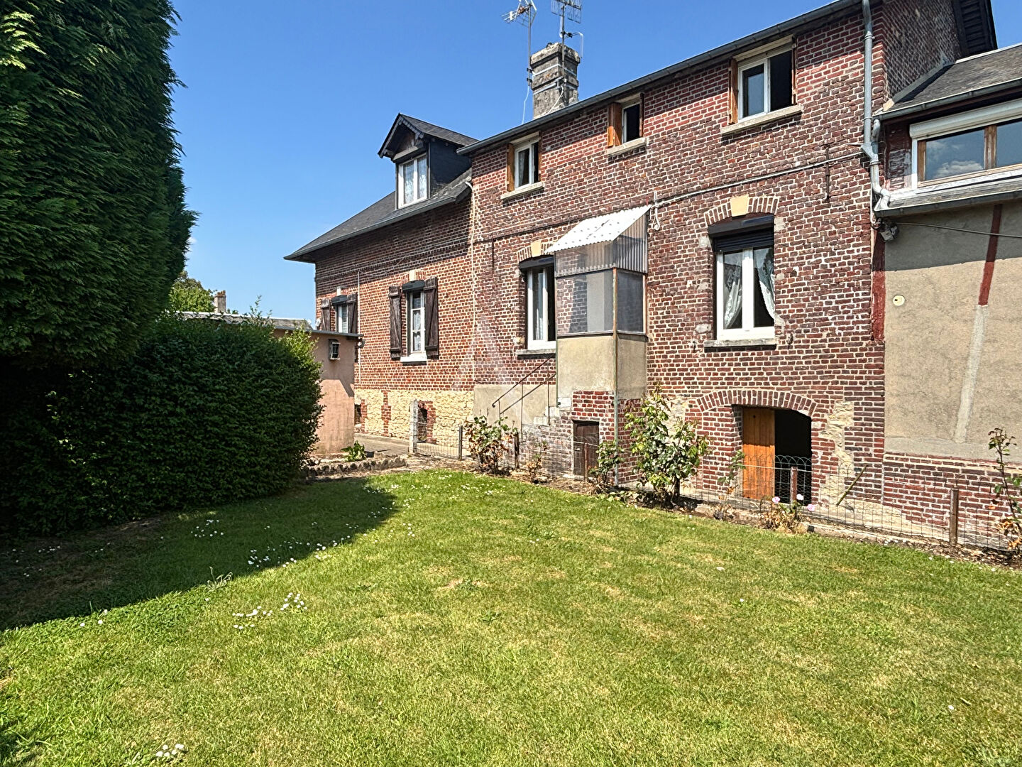 Agence immobilière de 
 L'Adresse BOILLET IMMOBILIER - L'ADRESSE GOURNAY EN BRAY 
