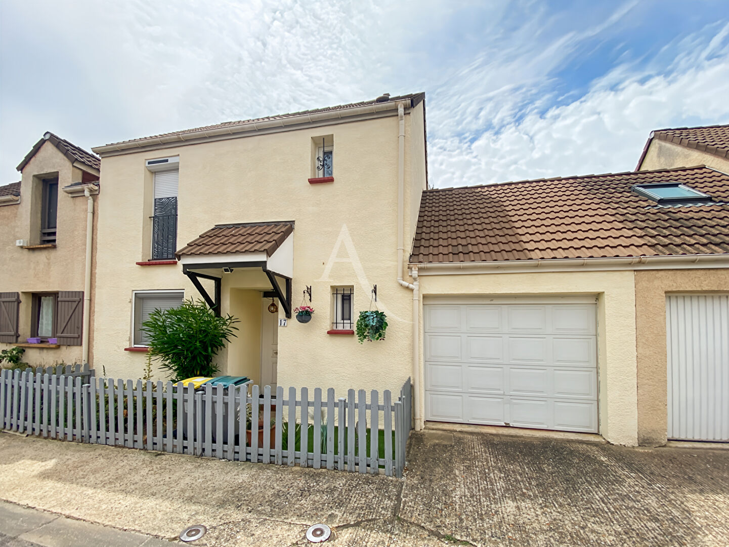 Agence immobilière de L'ADRESSE  2B IMMOBILIER VAUREAL