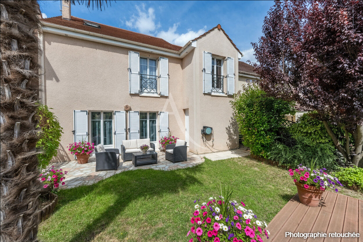 EXCLUSIVITE coeur de ville de Vauréal 7 pièce(s) 173 m2 utiles (126m² loi carrez)