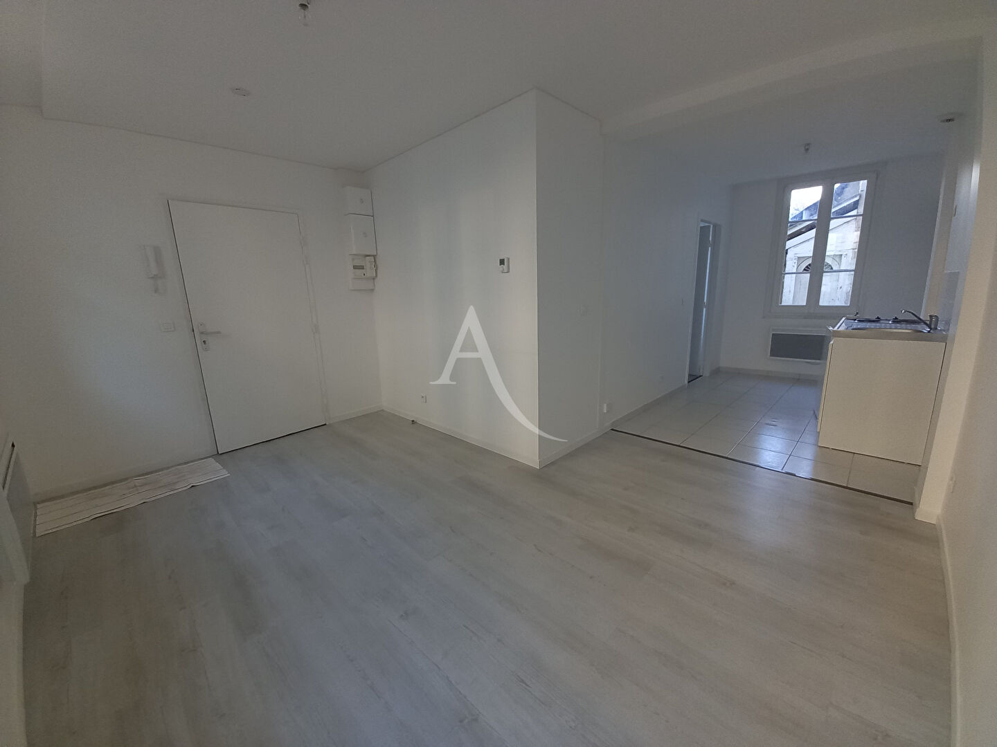 T2 32m²  + PARKING - CENTRE VILLE MAGNY EN VEXIN