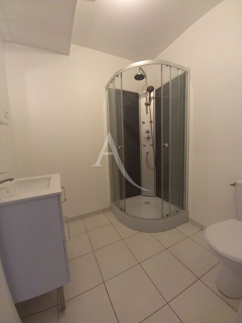 Photo T2 32m²  + PARKING - CENTRE VILLE MAGNY EN VEXIN image 5/6