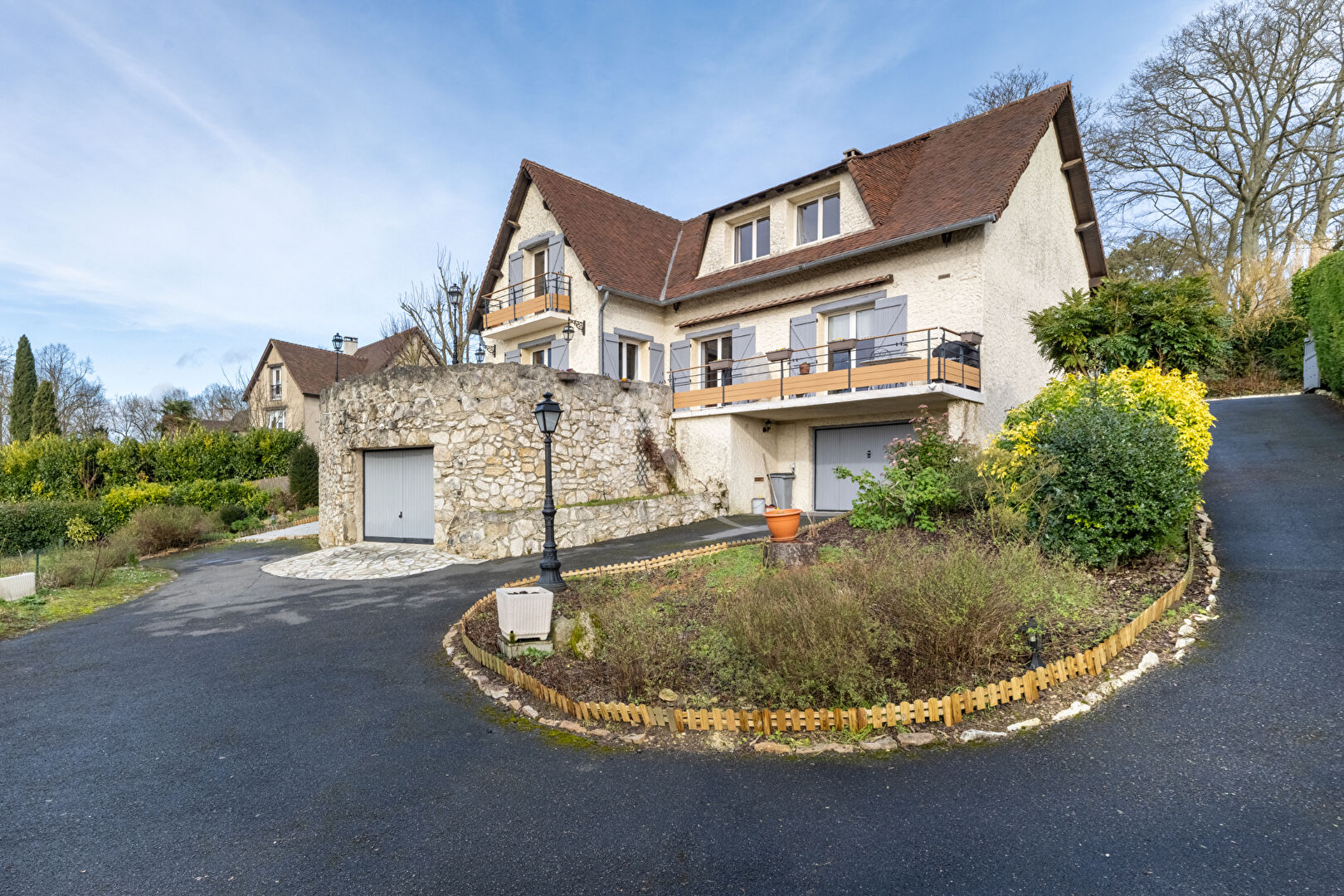 Agence immobilière de L'ADRESSE  2B IMMOBILIER VAUREAL
