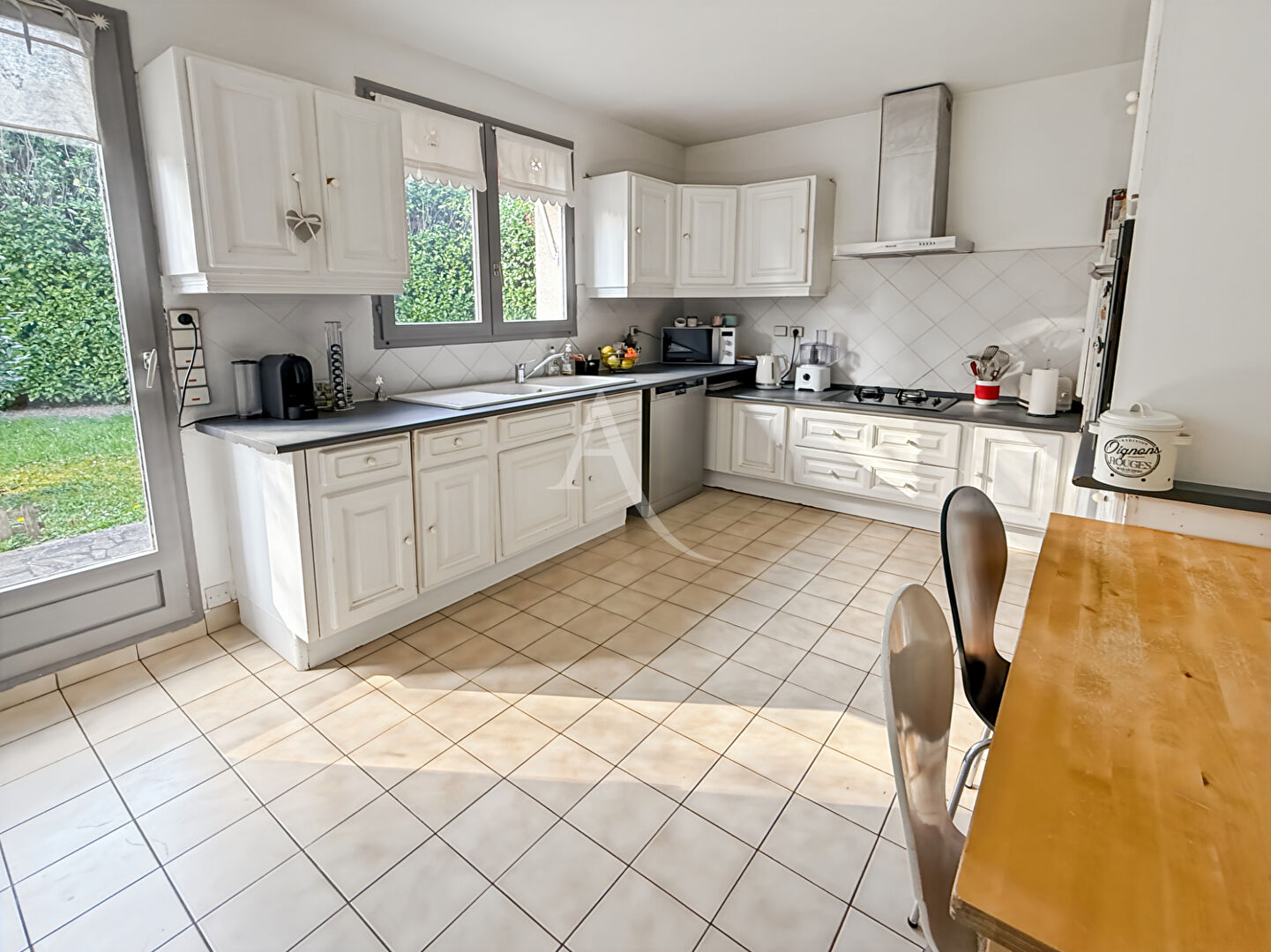 Photo A vendre à Vauréal,  dans quartier prisé, grande maison de 8 pièces avec vie de plain-pied  ! image 5/6