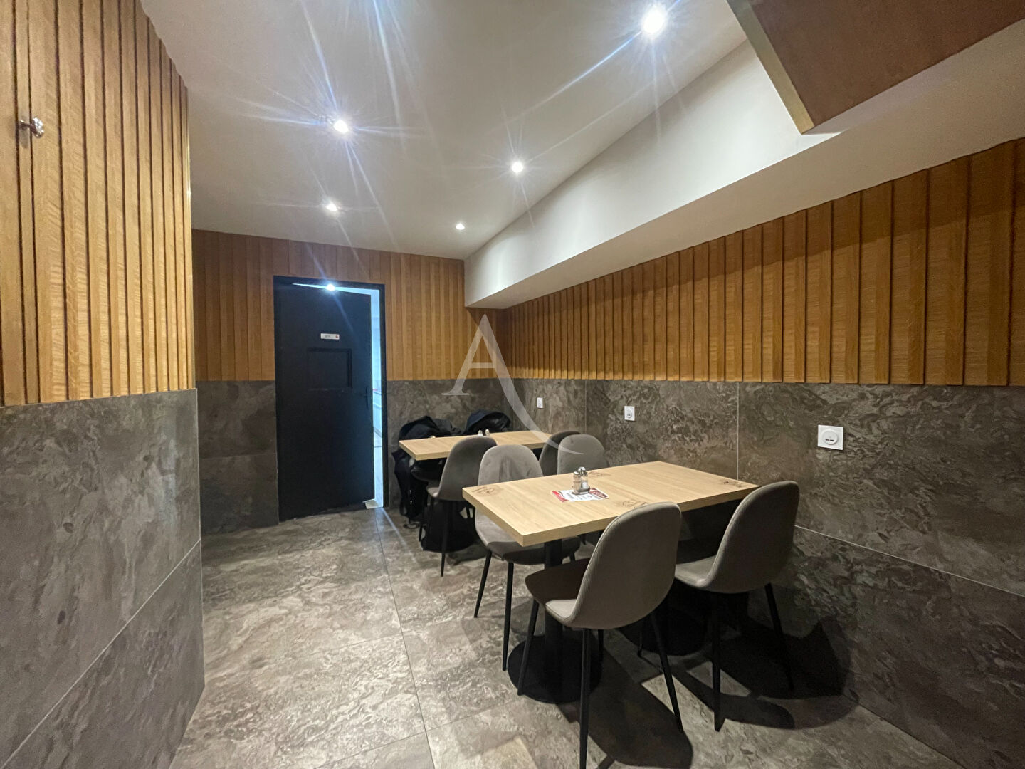 Photo Local commercial avec licence IV image 1/3