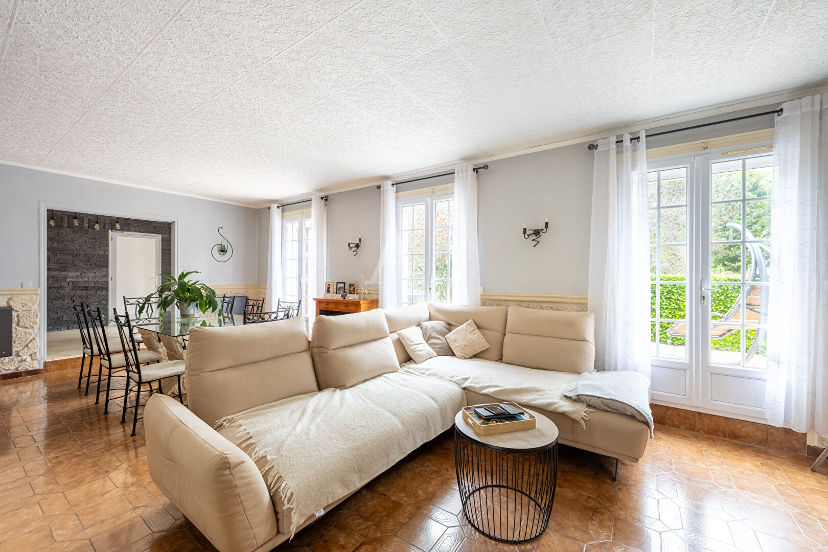 Photo Maison Seraincourt , 6 chambres, 250 m² habitables, 2770 m² parcelle, piscine image 4/6