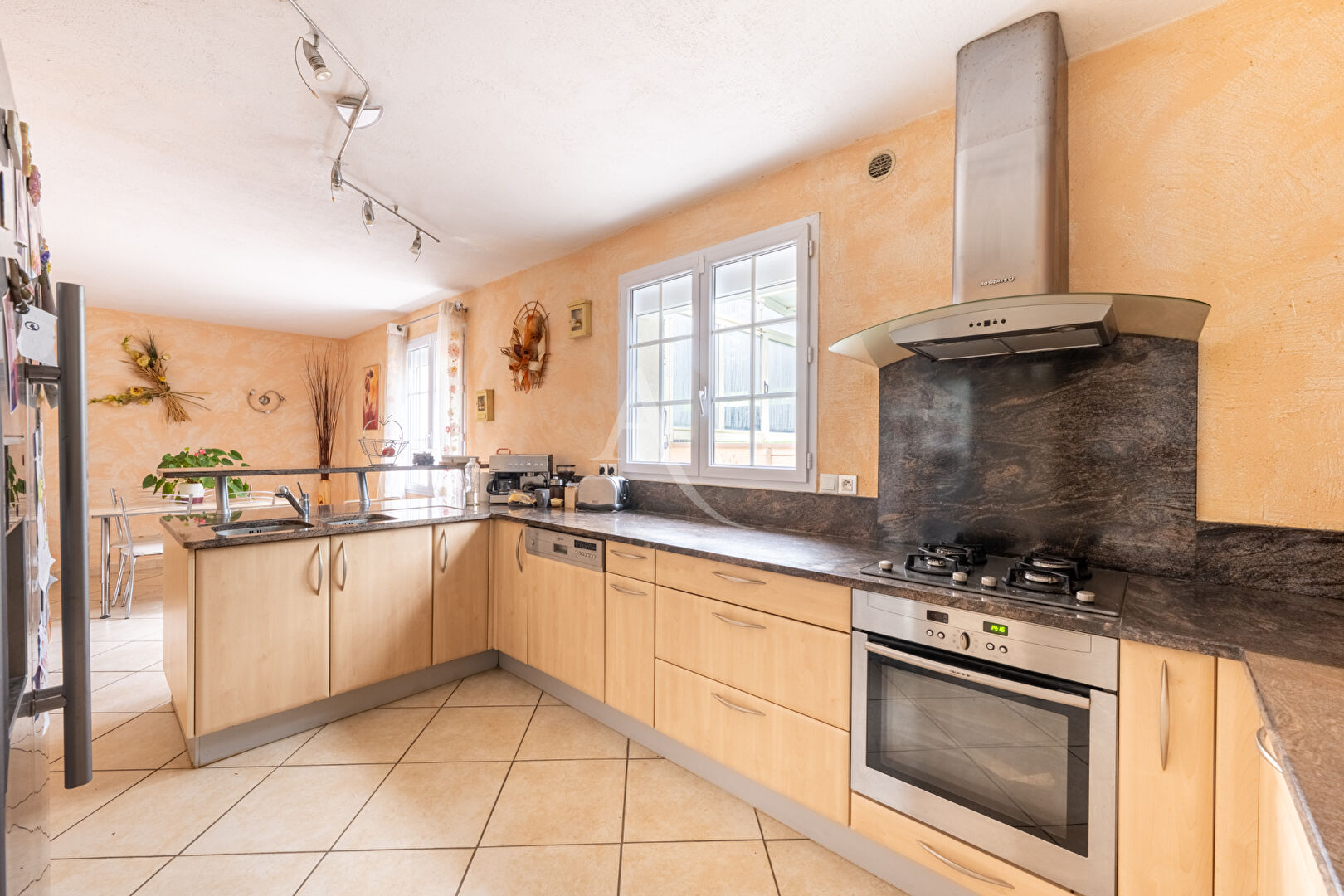 Photo Maison Seraincourt , 6 chambres, 250 m² habitables, 2770 m² parcelle, piscine image 5/6