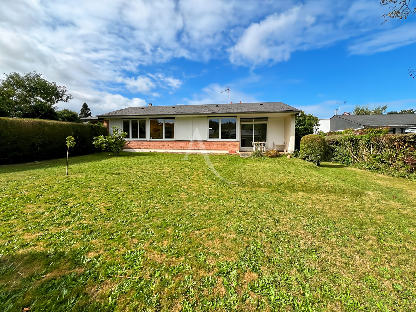 Agence immobilière de 
 L'Adresse BOILLET IMMOBILIER - L'ADRESSE-BDS TRANSACTIONS- LE MESNIL ESNARD 
