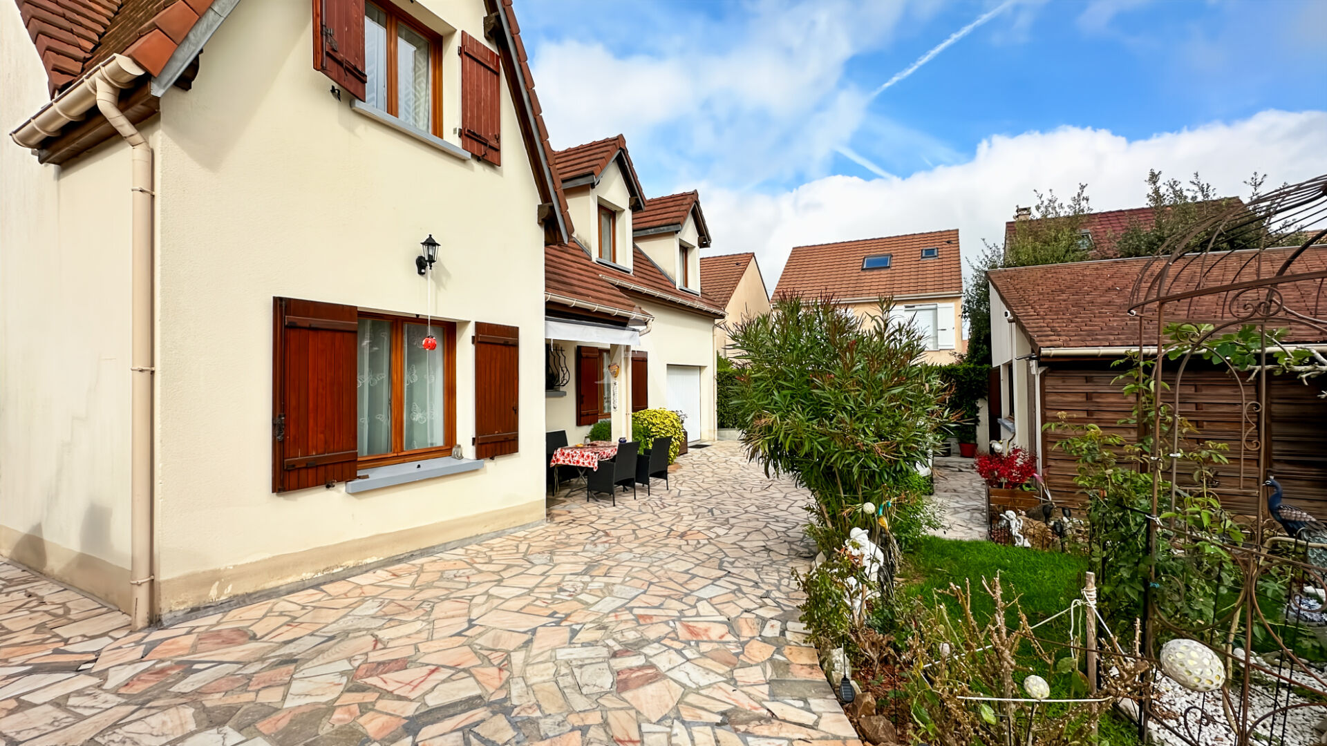 Photo Maison individuelle 7 pièces ? 160 m² ? 5 chambres ? Double suite parentale ? Grand garage ? Atelier image 2/6