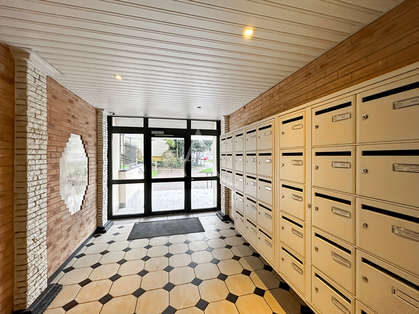 Agence immobilière de 
 L'Adresse BOILLET IMMOBILIER - L'ADRESSE - BDS TRANSACTIONS - ROUEN 
