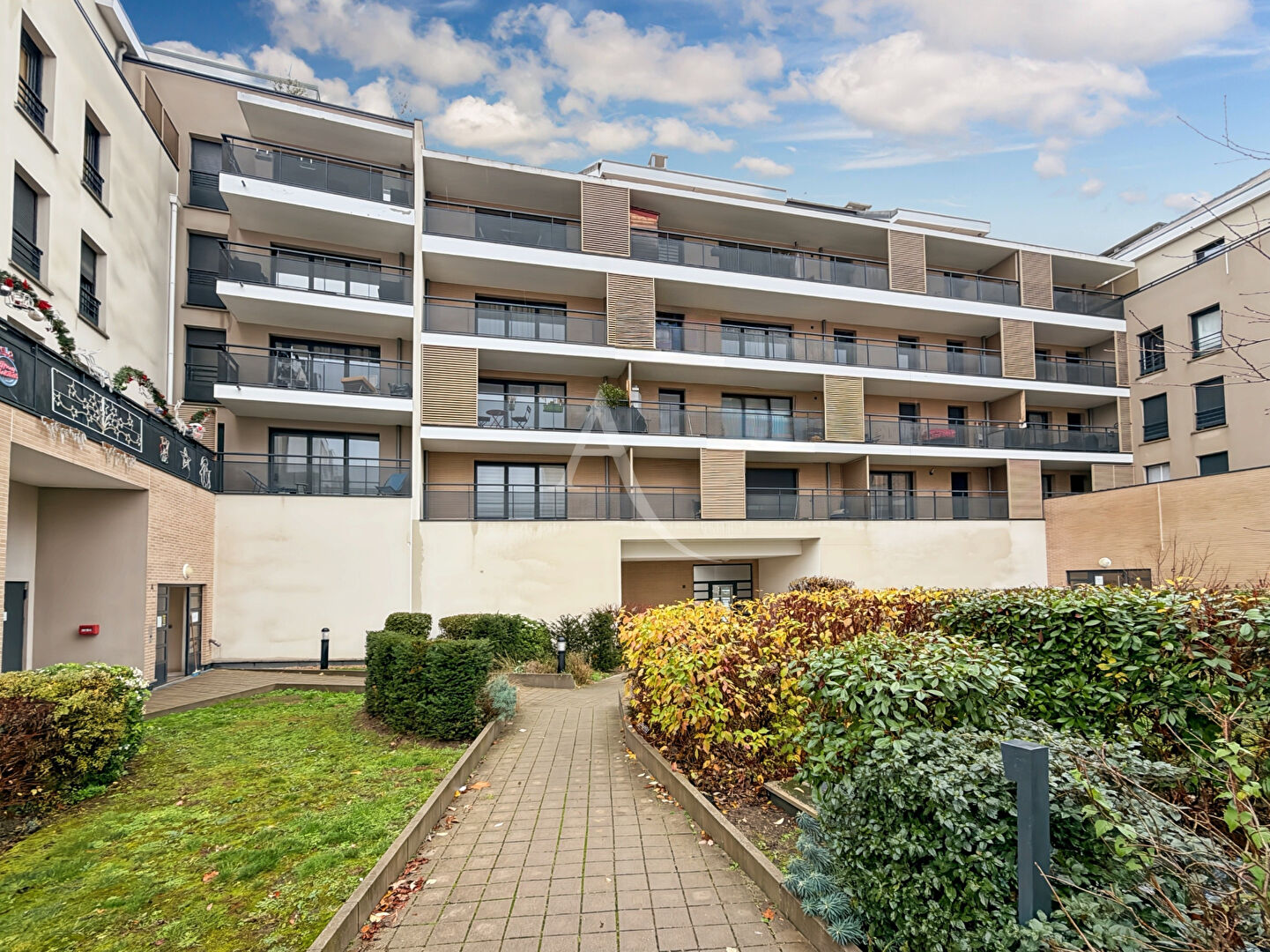 Agence immobilière de L'Adresse BOILLET IMMOBILIER - L'ADRESSE BOILLET- MGI-JOUY LE MOUTIER