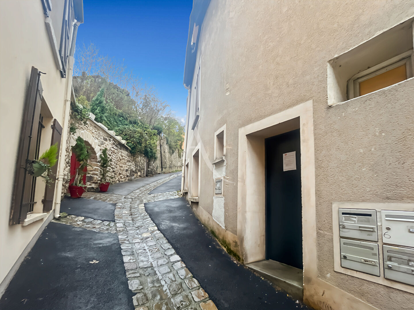 Agence immobilière de 
 L'Adresse BOILLET IMMOBILIER - L'ADRESSE BOILLET Meulan 
