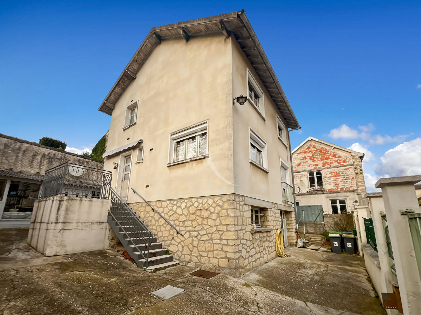 Maison Gaillon Sur Montcient 132m² -  5 chambres