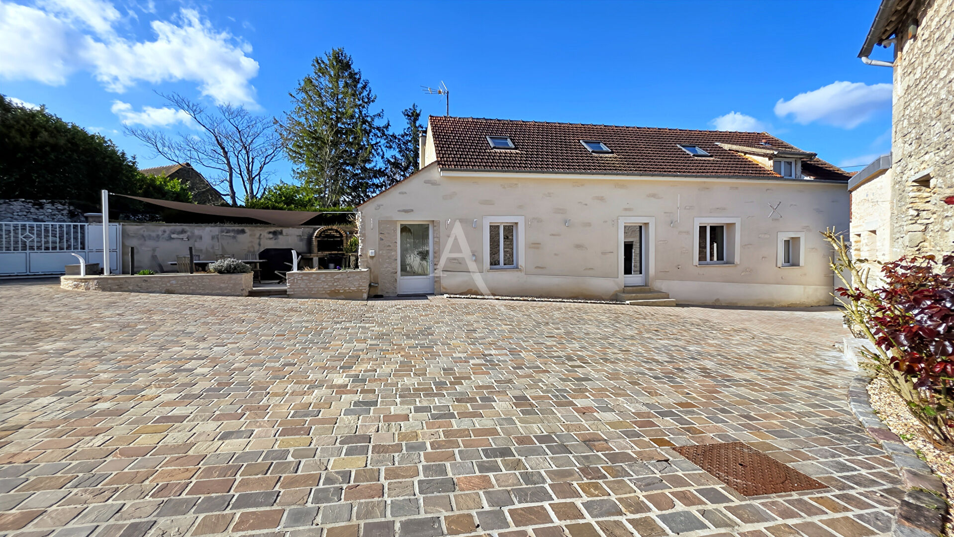 Agence immobilière de L'Adresse BOILLET IMMOBILIER - BOILLET IMMOBILIER / CHARS