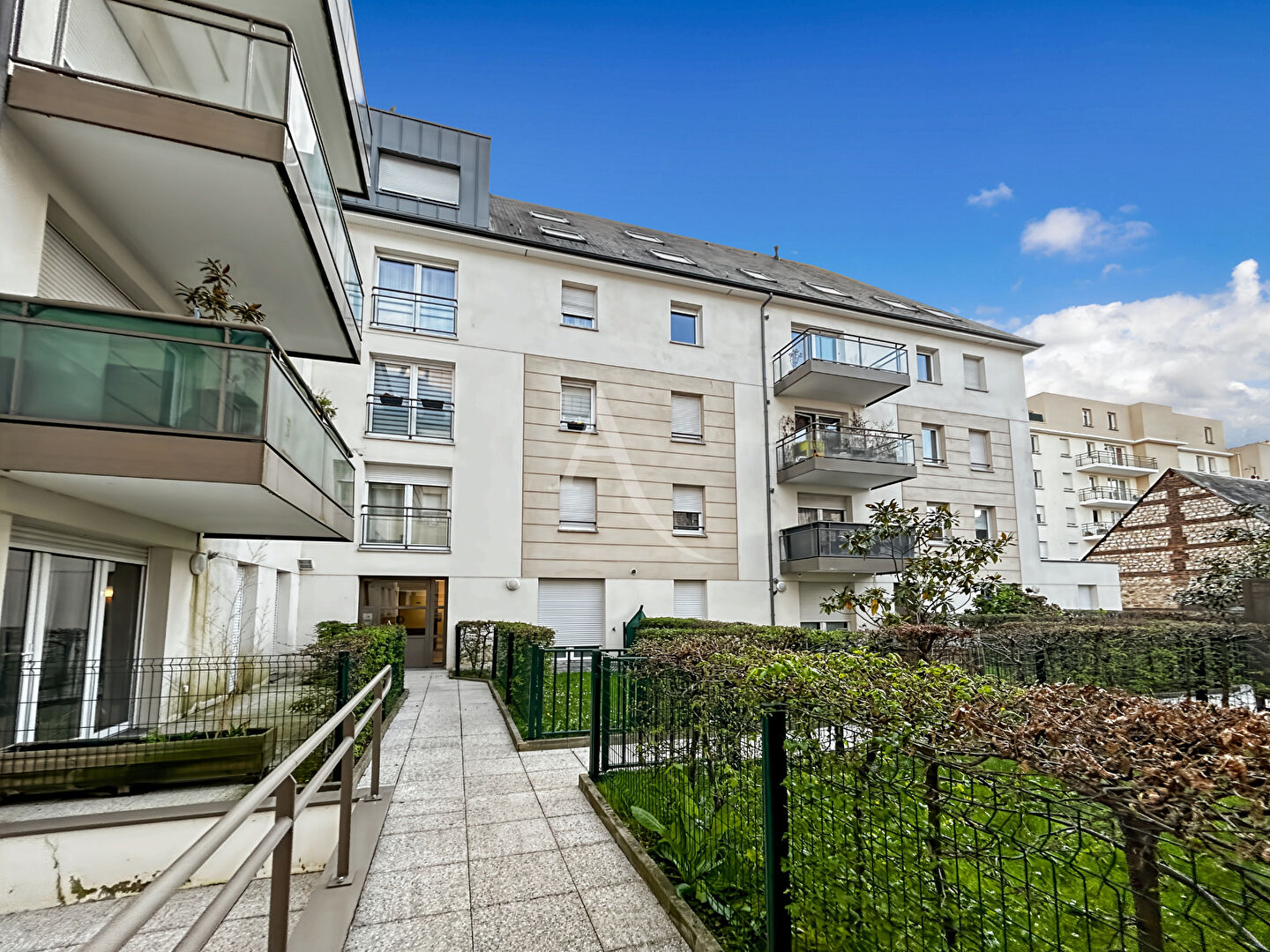 Agence immobilière de 
 L'Adresse BOILLET IMMOBILIER - L'ADRESSE - BDS TRANSACTIONS - ROUEN 
