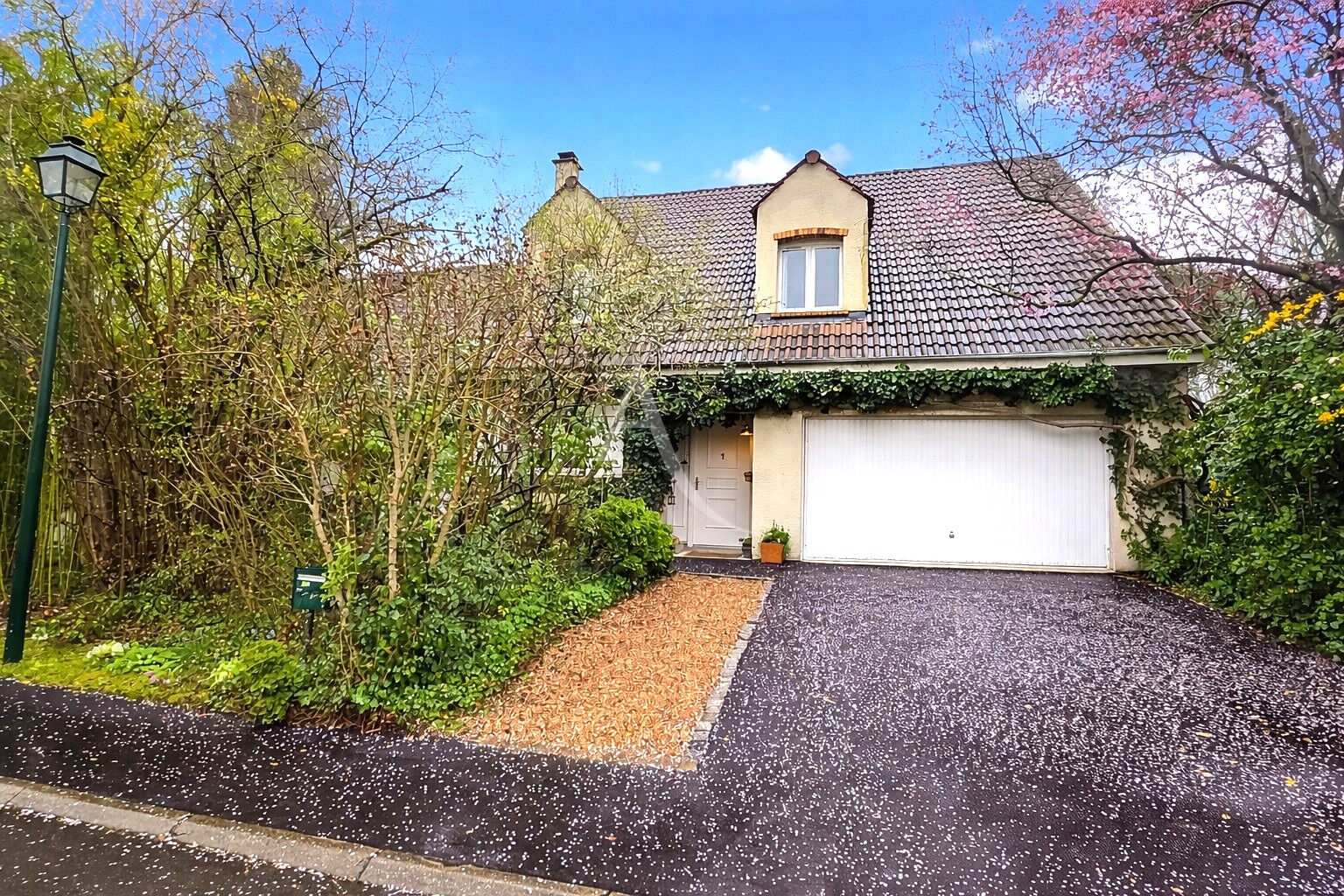 Agence immobilière de L'ADRESSE  2B IMMOBILIER VAUREAL