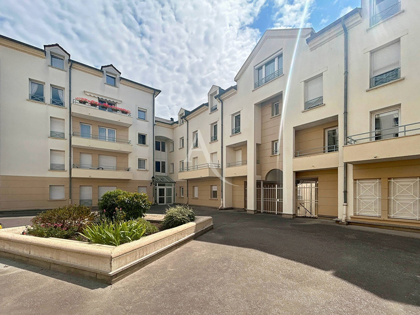 Agence immobilière de 
 L'Adresse BOILLET IMMOBILIER - L'ADRESSE BOILLET Meulan 

