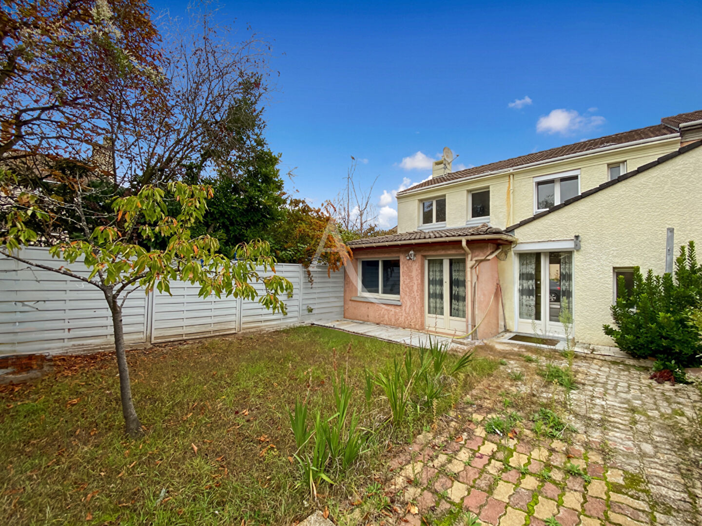Agence immobilière de L'Adresse BOILLET IMMOBILIER - L'ADRESSE BOILLET- MGI-JOUY LE MOUTIER