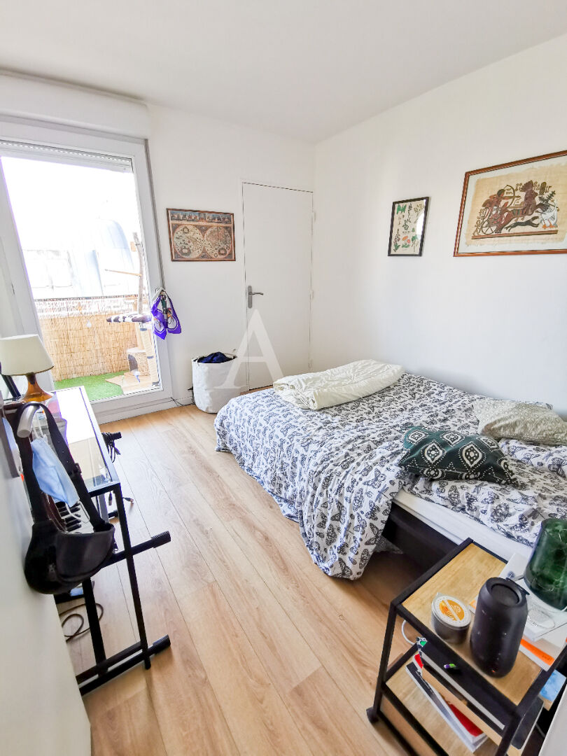 Photo A LOUER T2 42m² + BALCON + PARKING + CAVE - CERGY LE HAUT image 3/5