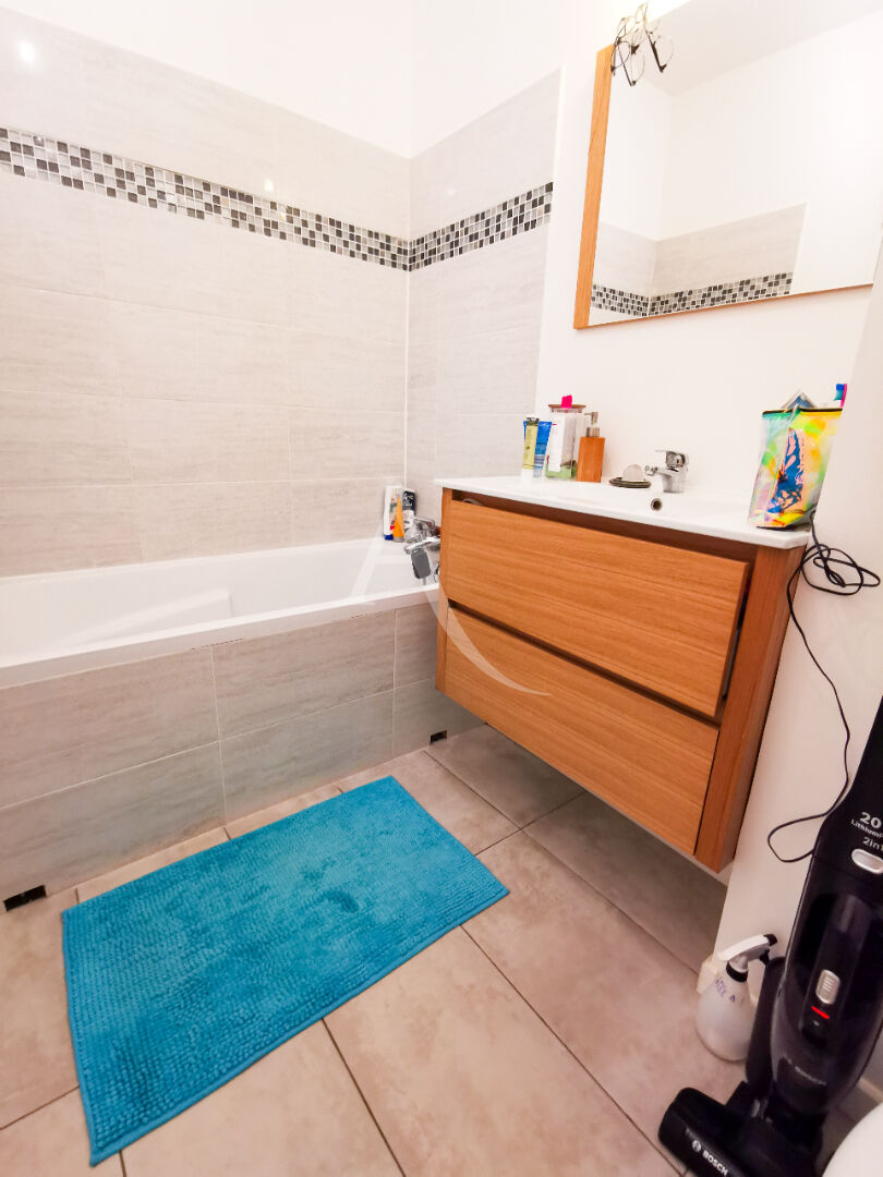 Photo A LOUER T2 42m² + BALCON + PARKING + CAVE - CERGY LE HAUT image 4/5