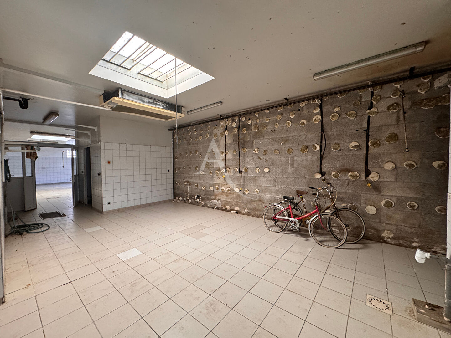 Photo Local commercial Amiens 200 m2 image 1/5