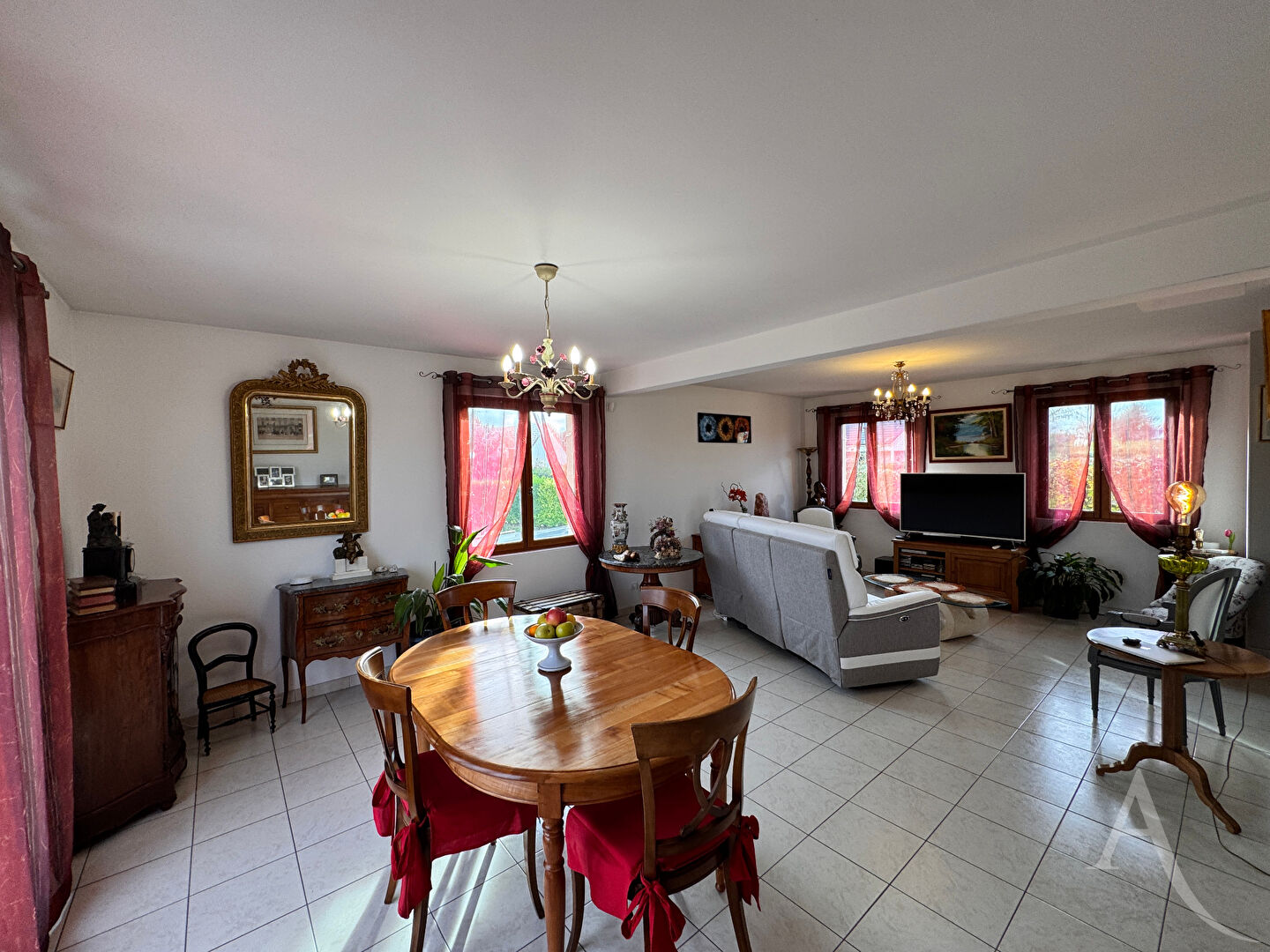 Photo Maison Sains En Amienois 7 pièce(s) 163 m2 image 4/6