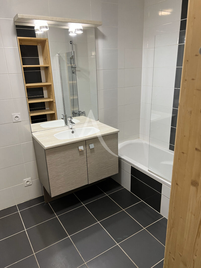 Photo Appartement Annecy 3 pièce(s) 60.96 m2 meublé image 5/5