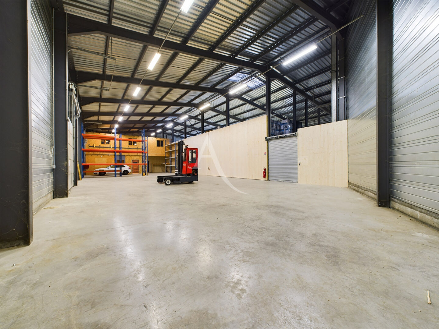 Photo Entrepôt / local industriel La Balme De Thuy 565 m² image 2/6