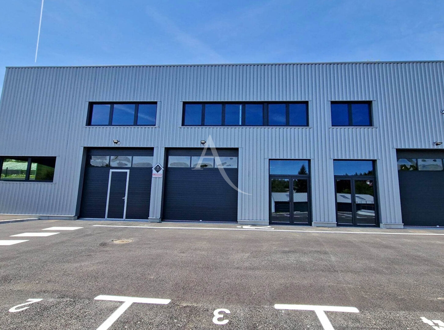 Local d'activité Mesigny 160 m2