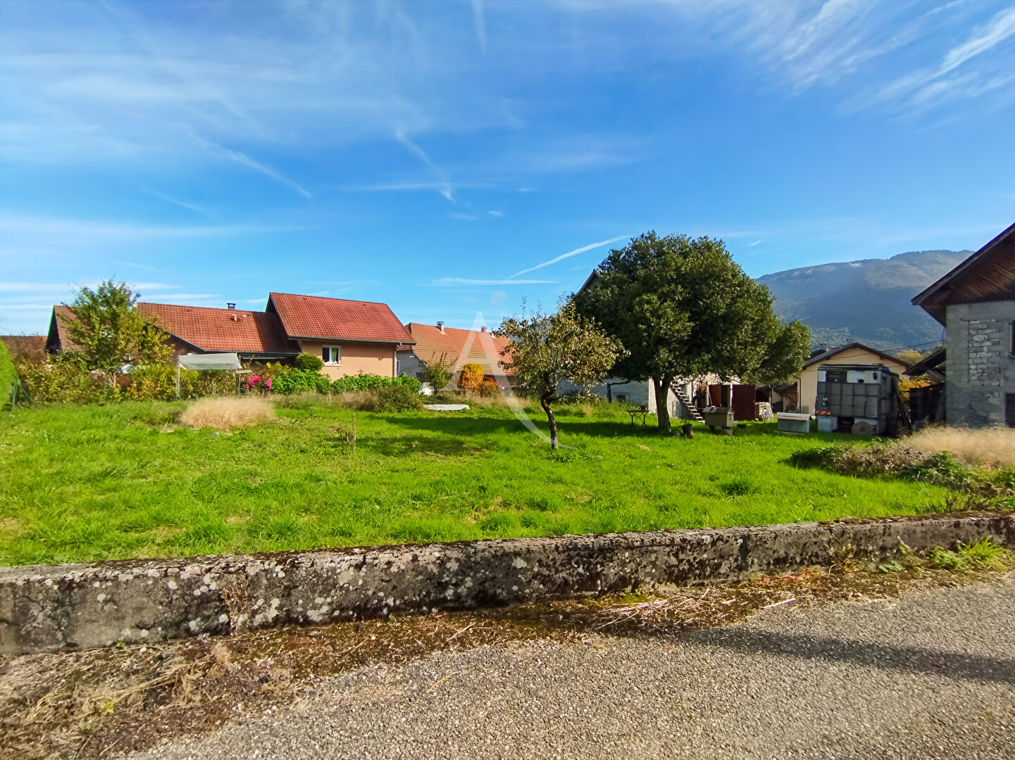 CUSY - Terrain plat de 308 m²  - Bon ensoleillement - Proche des commodités