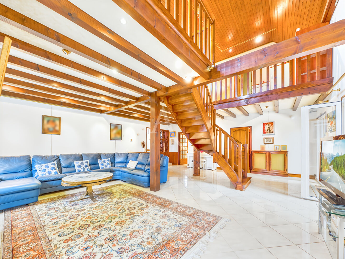 Maison Evires 7 pièce(s) 240m2 Hab, (306m² au sol)