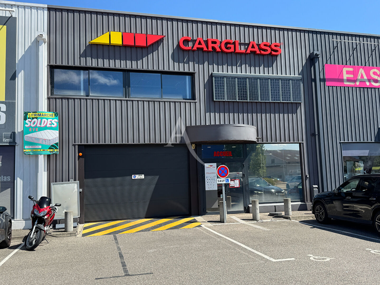 LOCAL COMMERCIAL - ZONE GRAND EPAGNY