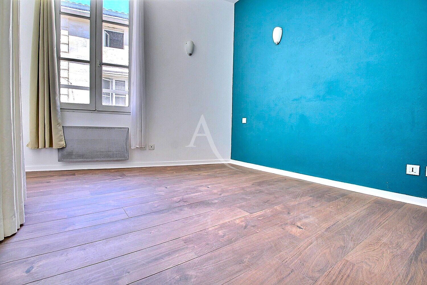 immeuble Bordeaux 134 m2- 3 appartements et un garage