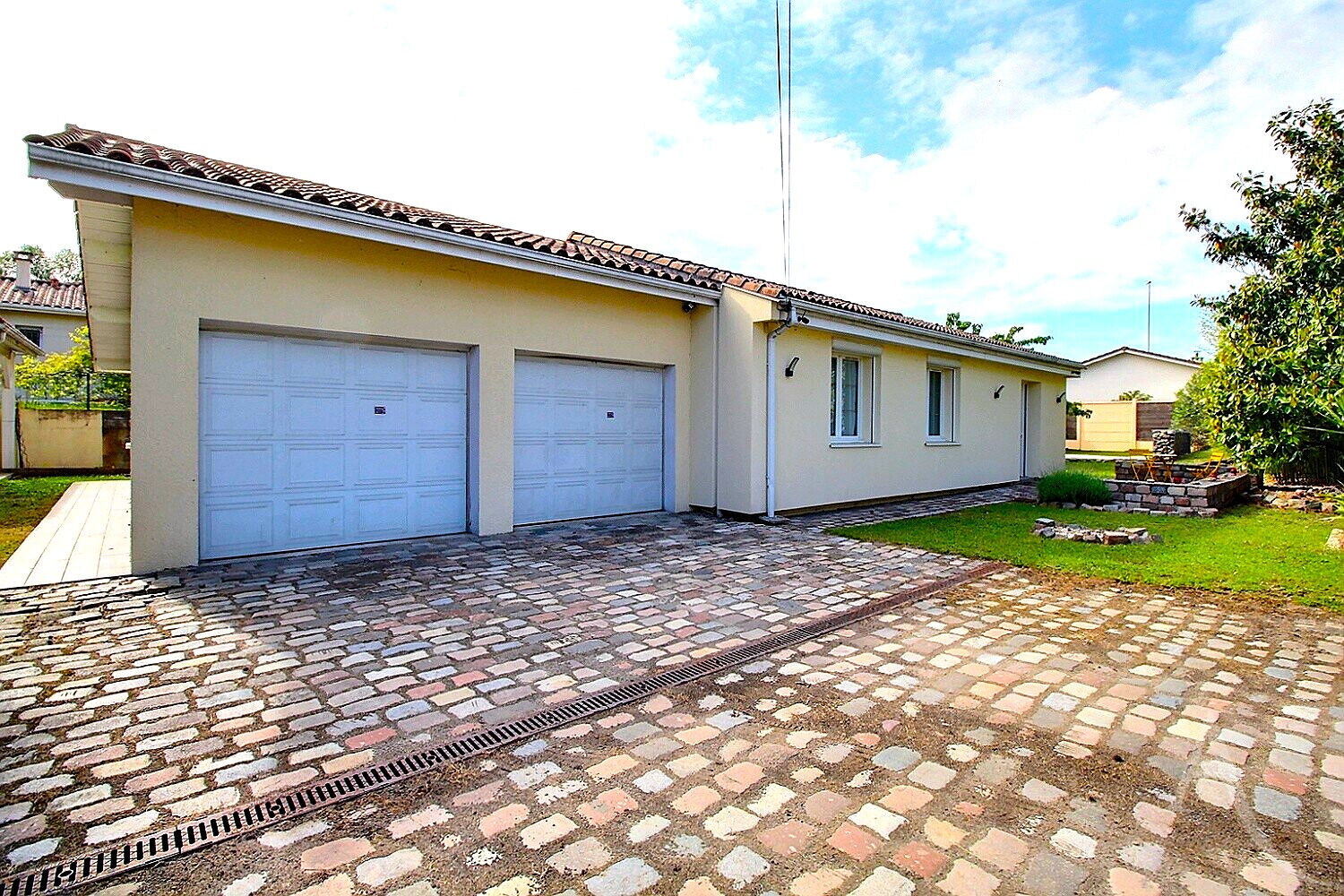 Maison Villenave d'Ornon - 5 pièce(s)  avec piscine et double garage