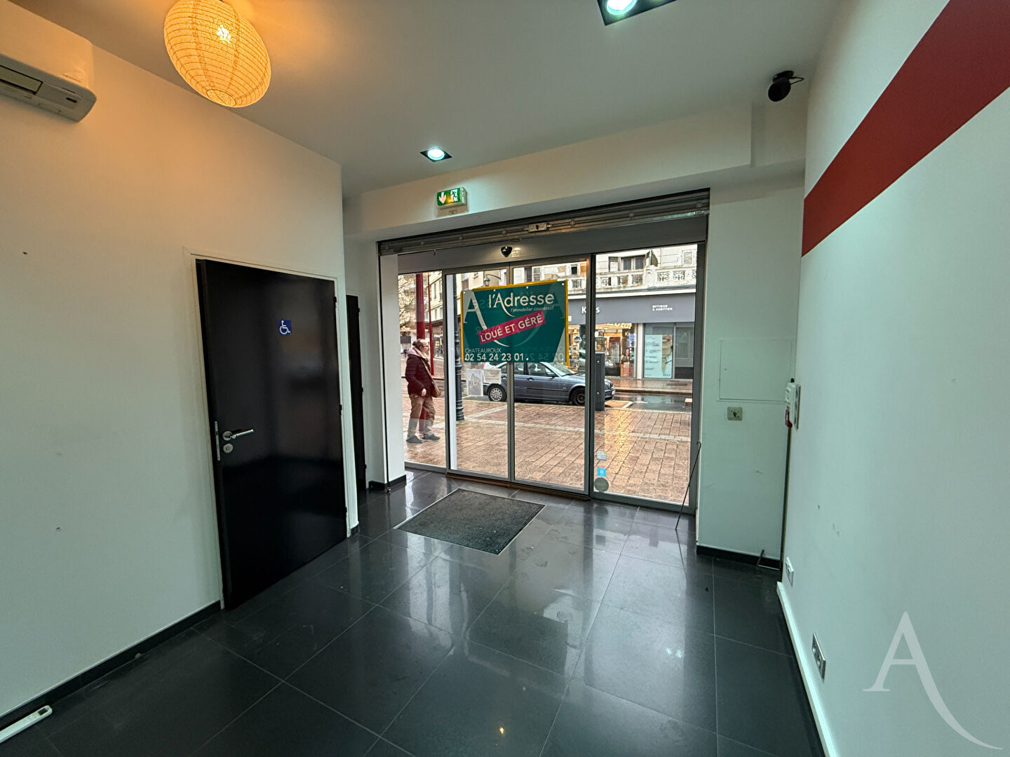 Photo LOCAL COMMERCIAL image 3/6