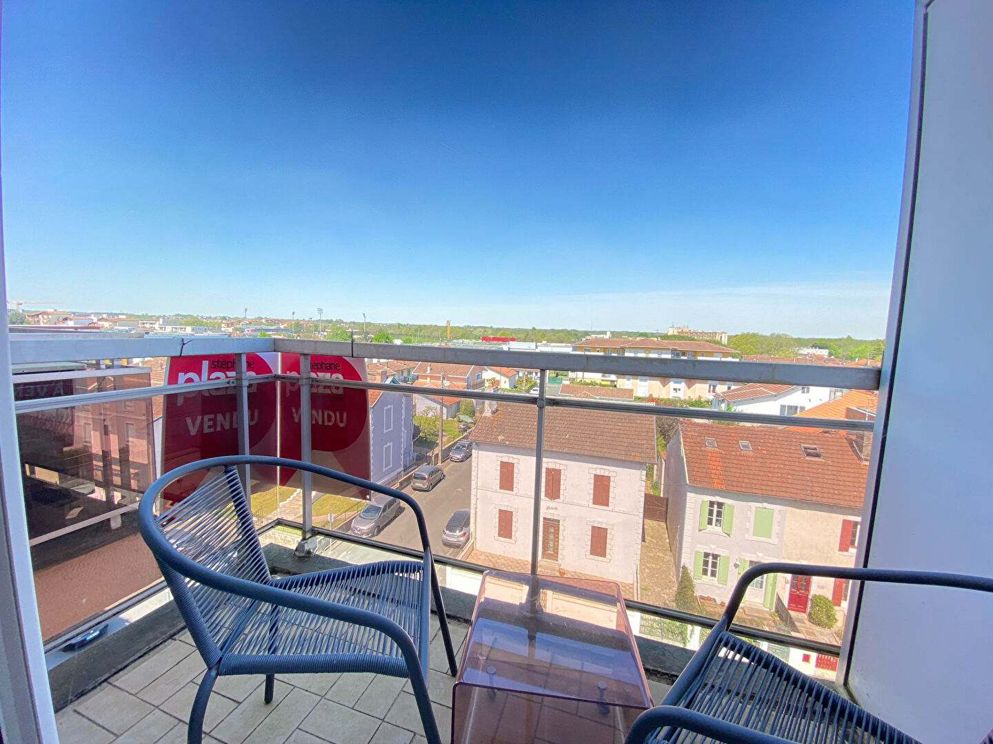 DAX  HYPER CENTRE- T3 dernier étage-119 m²