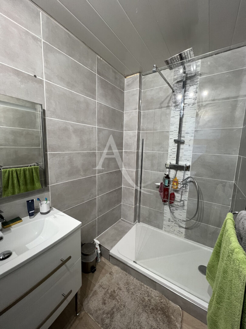 Photo Maison Blanc Mesnil 5 pièce(s) 128,26 m2 image 6/6