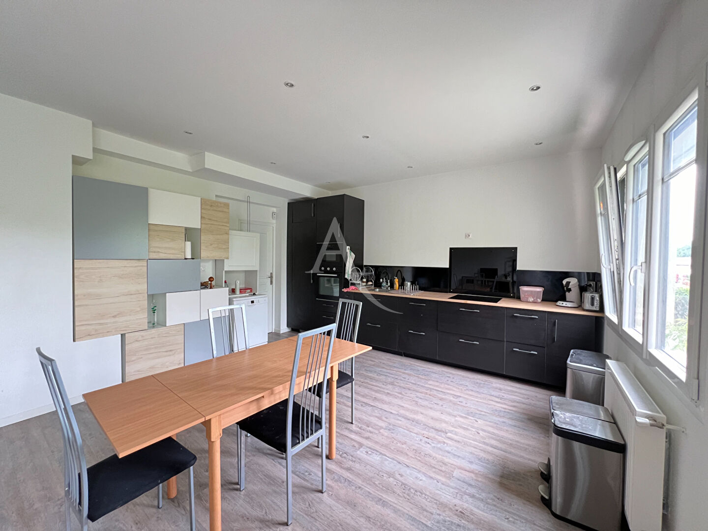 Maison Le Blanc-mesnil 7 pièce(s) 182.92 m2