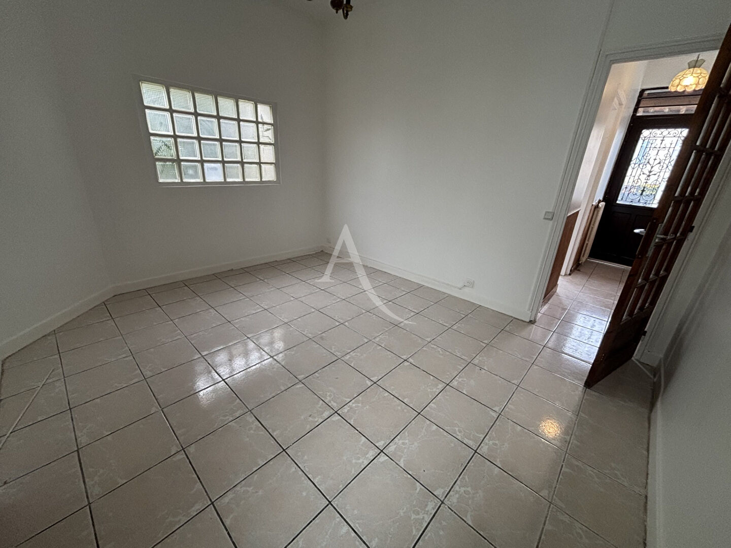 Photo Le Bourget : à louer maisons 39.18 M2 en lot avant image 2/6