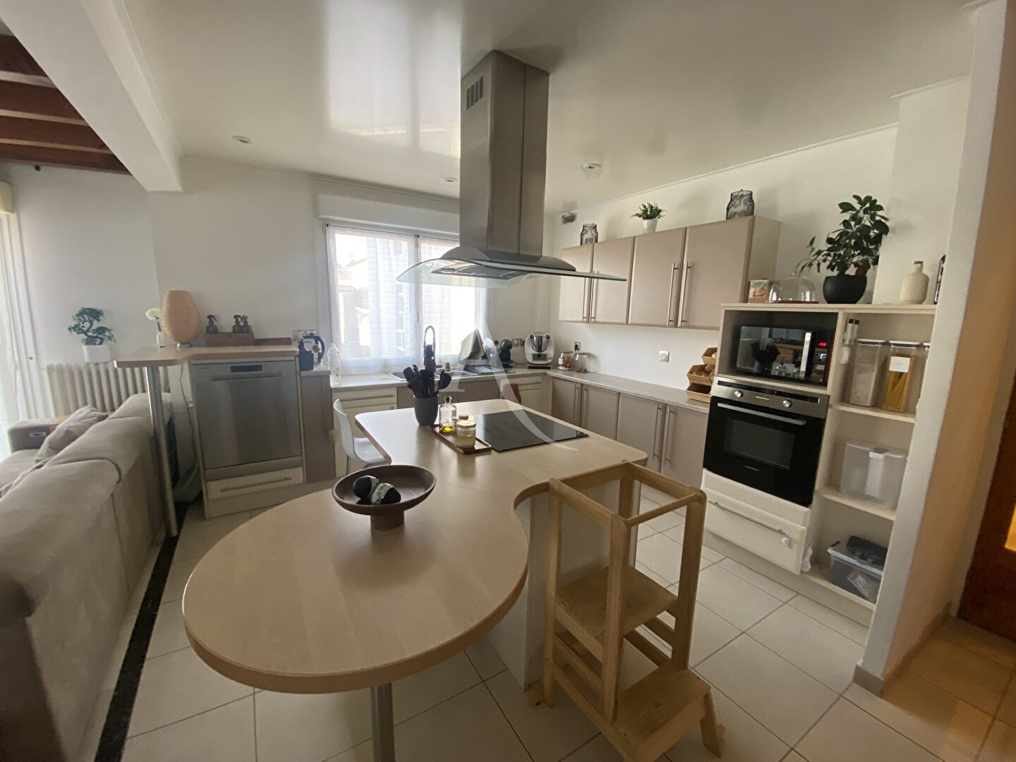 Photo Maison Bobigny 7 pièce(s) 212 m2 (Carrez)  terrain 218m2 image 4/6