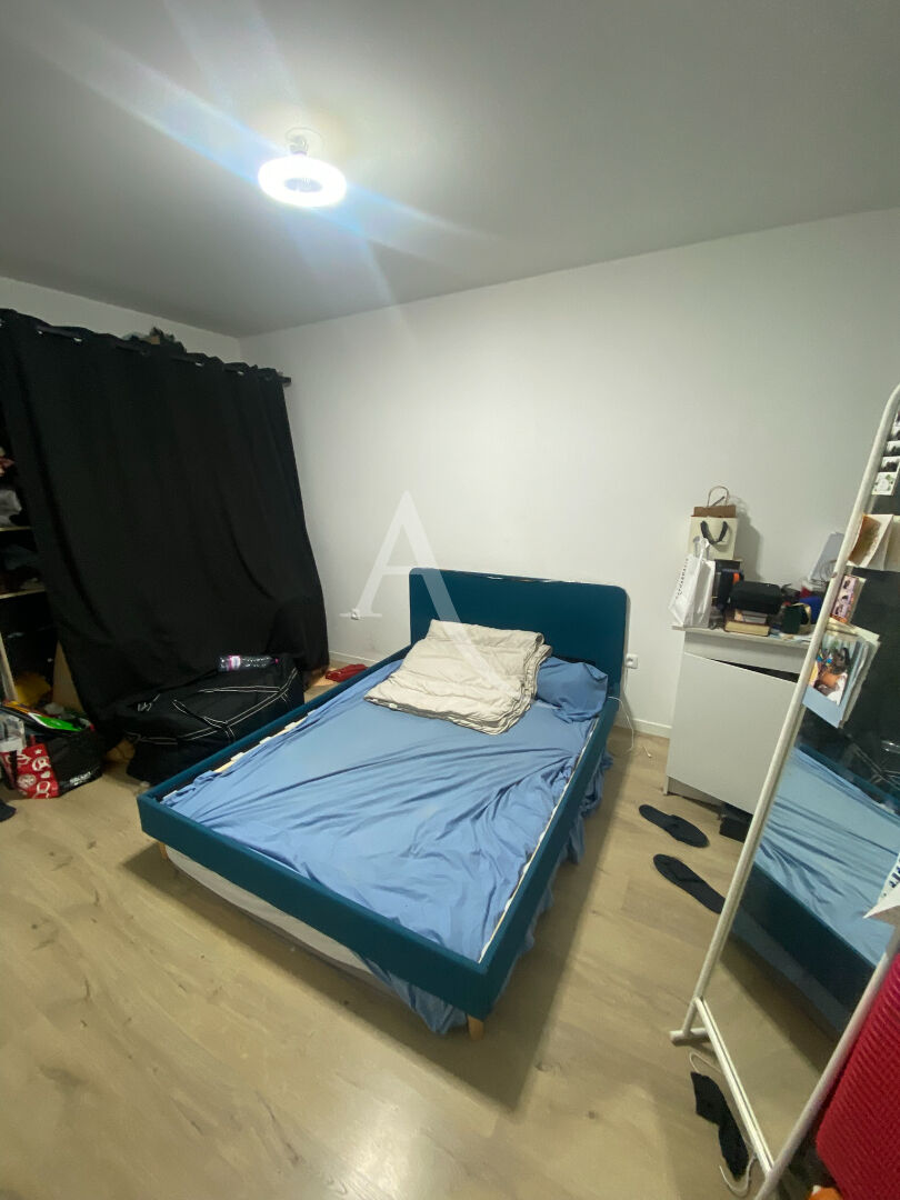 Photo Appartement Drancy 2 pièce(s) 45 m2 parking, terrasse image 2/6