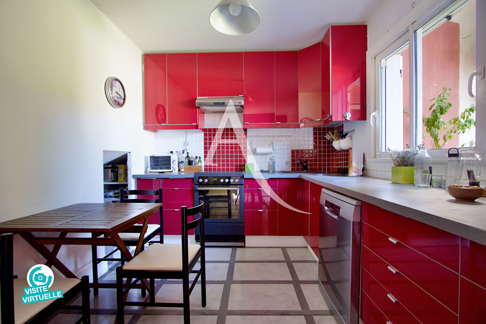 Photo LATTES - BOIRARGUES - MAISON MITOYENNE -  113 m2 - 5 PIÈCES - 4 CHAMBRES - GARAGE -BUANDERIE - GRENIER - PISCINE image 4/6