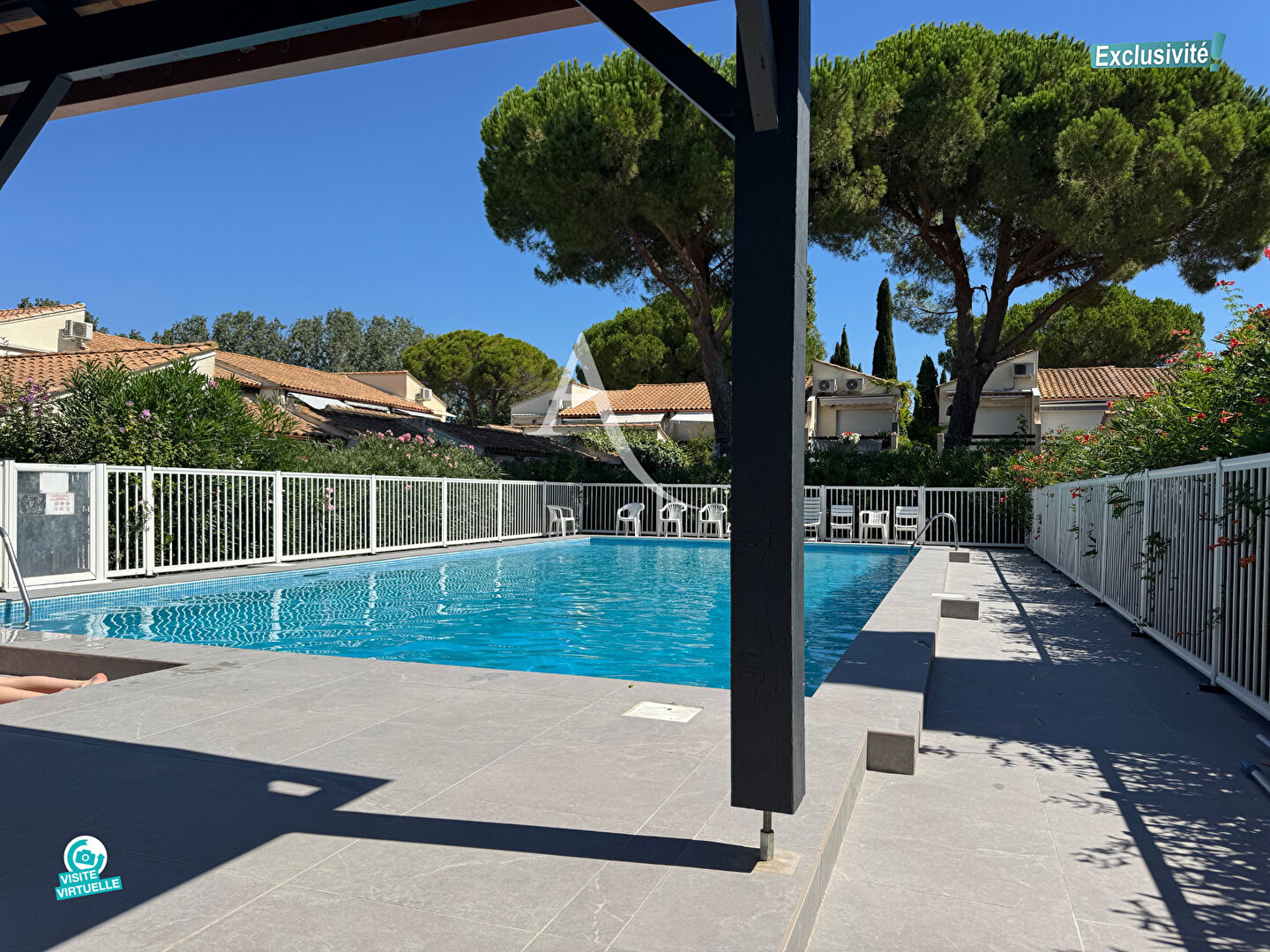 Photo EXCLUSIVITÉ - LA GRANDE MOTTE - QUARTIER DU GOLF - RÉSIDENCE AVEC PISCINE - COQUETTE VILLA MITOYENNE EN DUPLEX - 2 PIÈCES  + MEZZANINE - 37 M2 ENVIRON DONT MEZZANINE (28,71 M2 Carrez) - 2 TERRASSES - PARKING PRIVATIF - PROXIMITÉ IMMÉDIATE DU GOLF image 4/6