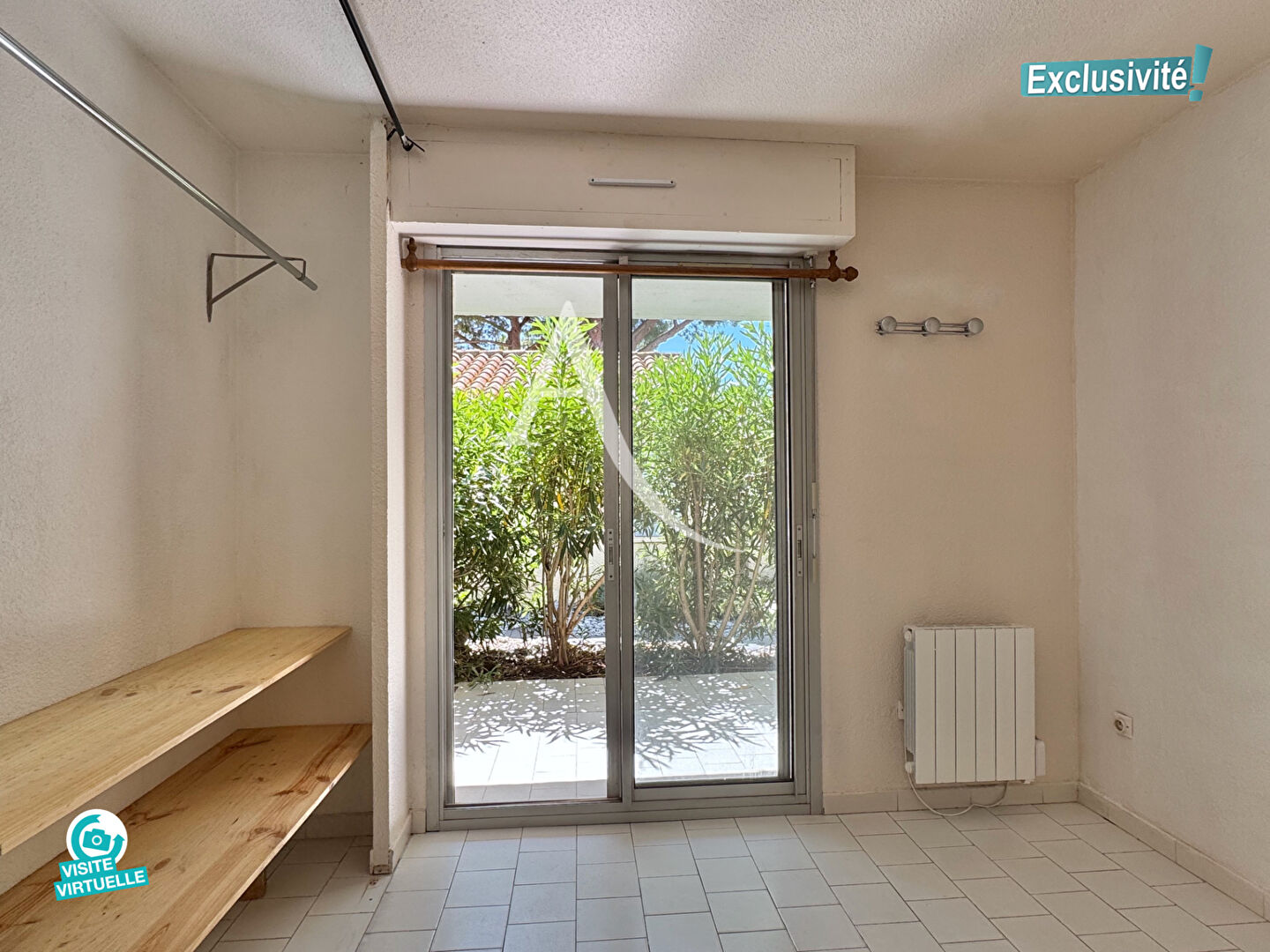 Photo EXCLUSIVITÉ - LA GRANDE MOTTE - QUARTIER DU GOLF - RÉSIDENCE AVEC PISCINE - COQUETTE VILLA MITOYENNE EN DUPLEX - 2 PIÈCES  + MEZZANINE - 37 M2 ENVIRON DONT MEZZANINE (28,71 M2 Carrez) - 2 TERRASSES - PARKING PRIVATIF - PROXIMITÉ IMMÉDIATE DU GOLF image 6/6